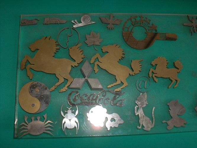 线切割机床,无须手工编程成3b程序,只需要绘制出图形即可自动编好程序