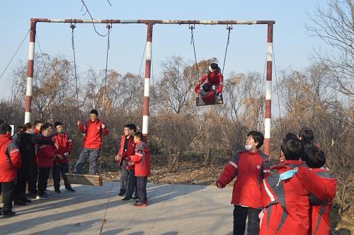 晋州市实验中学:远足励志活动点亮孩子们课外生活