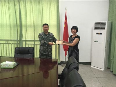 国专中心小学走访慰问驻南安梅山某部队官兵