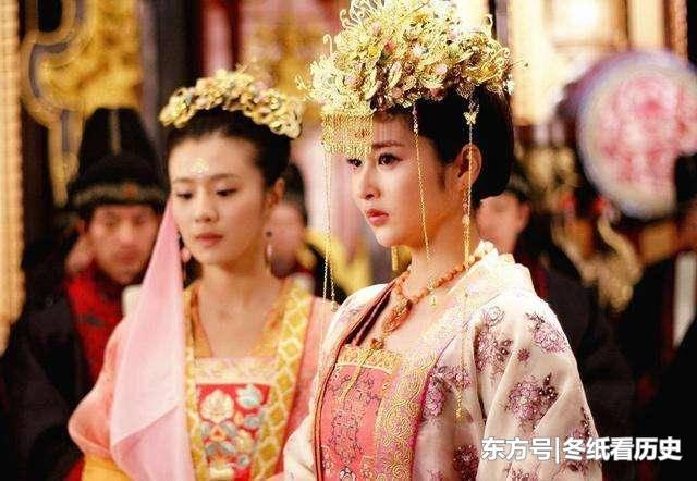 她经历多段婚姻又被作为和亲公主远嫁他乡最后也因和亲毁容