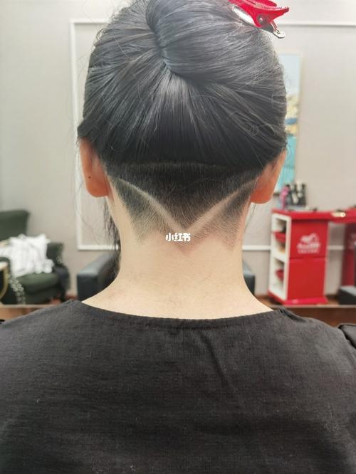 undercut新尝试_发型_女生半剃头_时尚_发型
