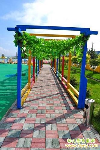 幼儿园室外长廊植物绿叶吊饰装饰图片