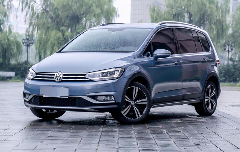 比如在2016年的一次全面更新换代之中,大众途安此后的车型尾标后面多