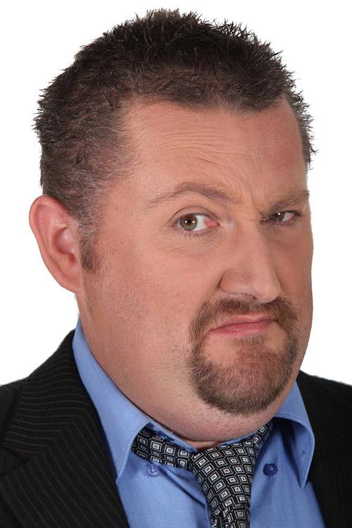 轻蔑,商务人士,抬起,眉毛