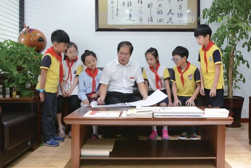 海曙区鄞江镇中心小学叶杰军养正立德,育有根有梦之人叶杰军,海曙区