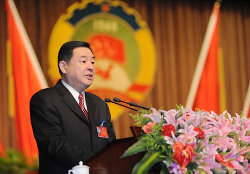 王福生作工作报告