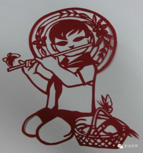 下面是剪纸世界平台为大家整理的一组充满童趣的 儿童人物剪纸作品