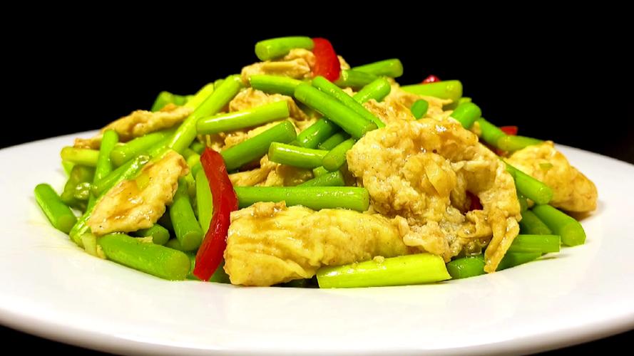 美食#蒜苔炒鸡蛋是先炒蒜苔还是先炒鸡蛋呢?