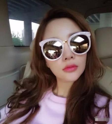 4 跟贴 x 用微信扫描二维码 分享至好友和朋友圈 李小璐与贾乃亮的