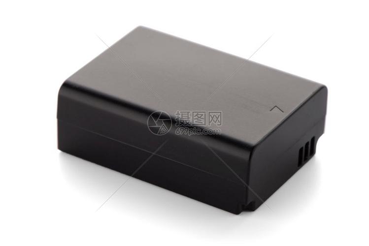 白色背景的相机电池盒被隔离