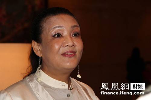 俏江南张兰照片年轻照相关图片
