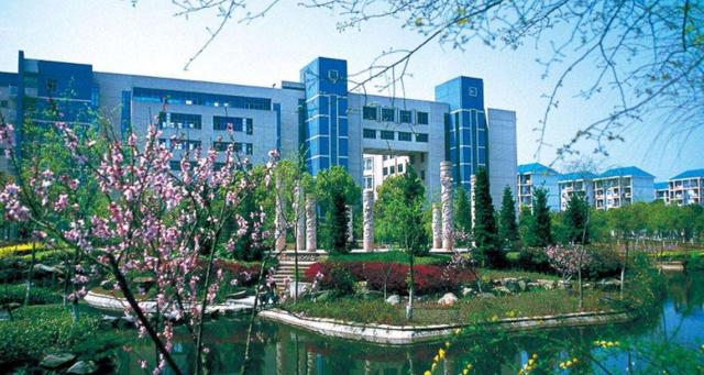 赣南师范大学是几本