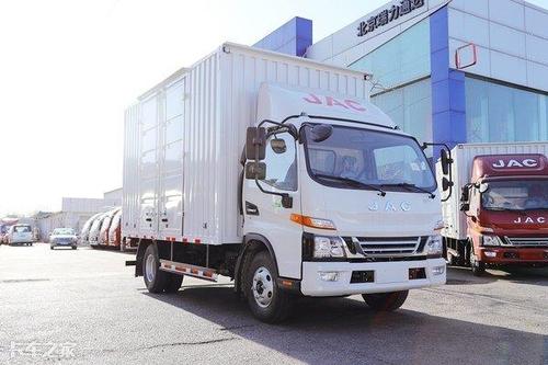 搭载国六150马力发动机,实拍轻量化版江淮骏铃v6宽体轻卡