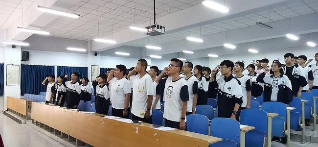 临沂一中南校区2020级举行新团员入团仪式