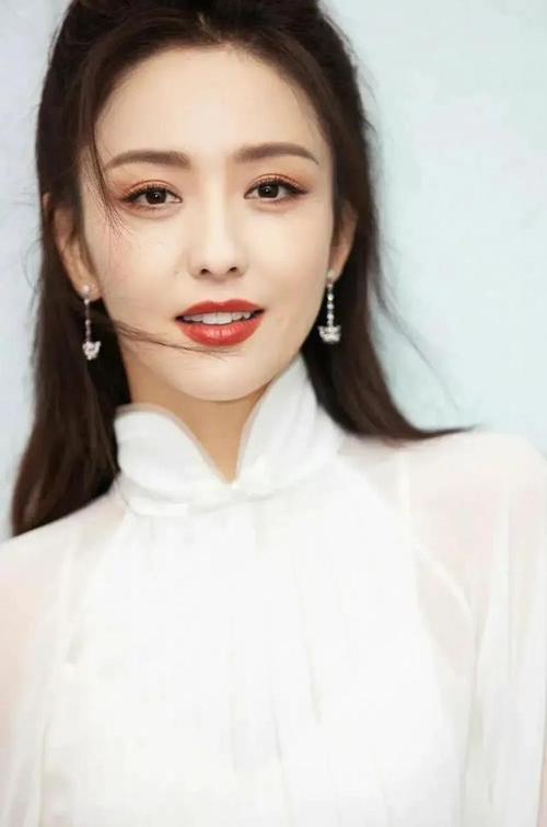 佟丽娅大美女眼神真漂亮