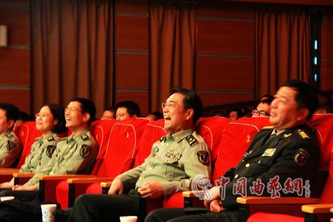 湖南"笑工场"五一慰问国防科大官兵