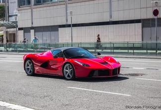 ferrari laferrari aperta