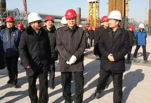 陆东福慰问京张高铁清河站建设者