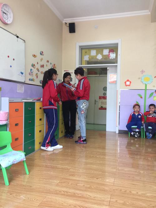 2019年5月10日我园领导带领我们一行人去应哈尔滨市妇联幼儿园的邀请