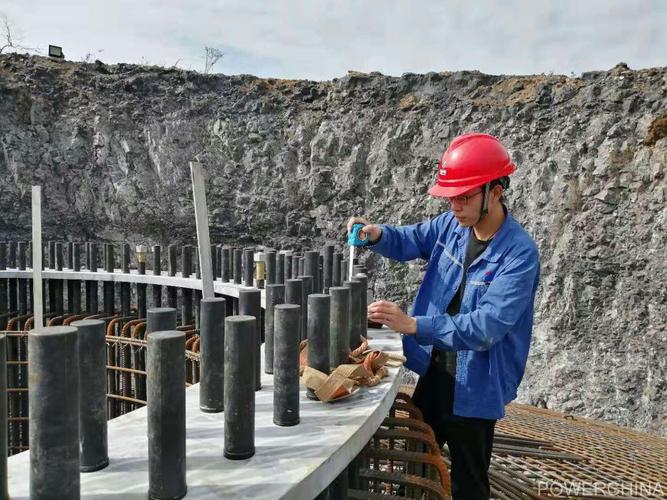 保证风机基础二次灌浆施工质量及后期风力发电机组设备能够安全,稳定