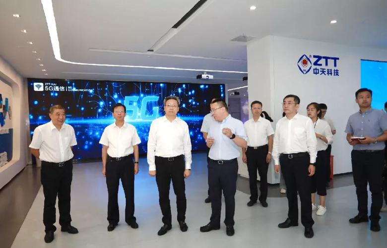 南通市委副书记代市长吴新明调研中天科技