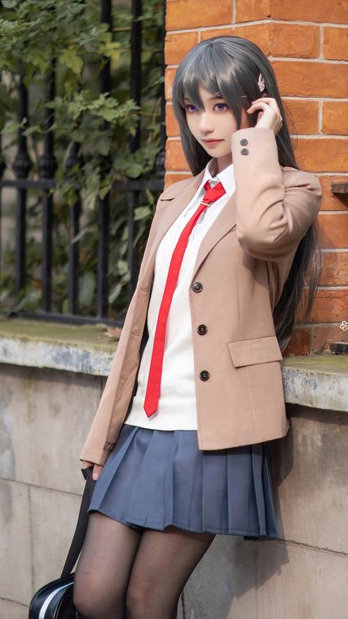 cos长腿兔女郎学姐来自放学路上的场景