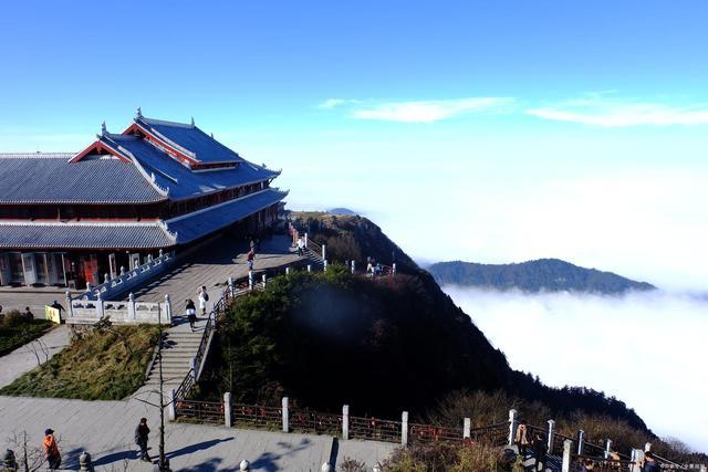 四川最美的2大名山,1座佛教名山,1座道教名山,你去过