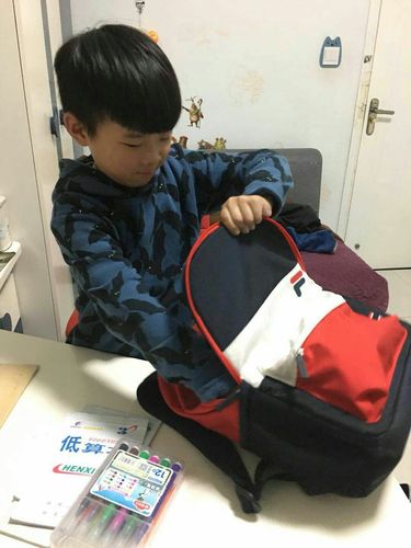 一年级十班德育作业 我会自己整理书包