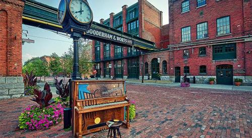 toronto downtown upper apartment in townhouse
