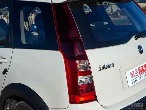 东风风行景逸x3 2016款 1.5l mt豪华型--后尾灯局部 / 93