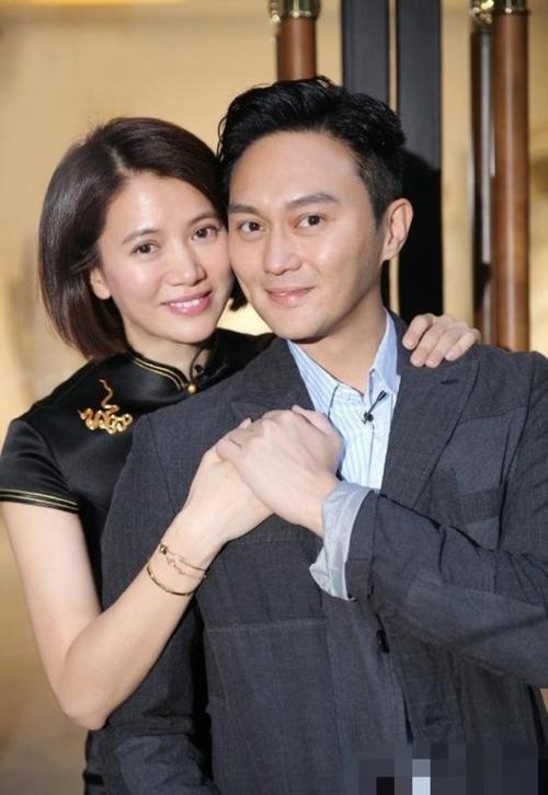 张智霖的儿子张智霖与儿子过父亲节