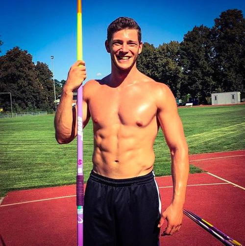 男模特175身材】的图片集,内容包含有作为男模特有哪些体重身材标准呢