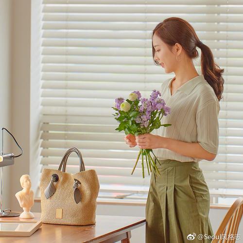 吴英珠为品牌couronne拍摄了一组画报,温柔干练的气质真的太美了!