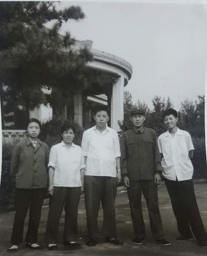 文革前鞍山市教育局长.