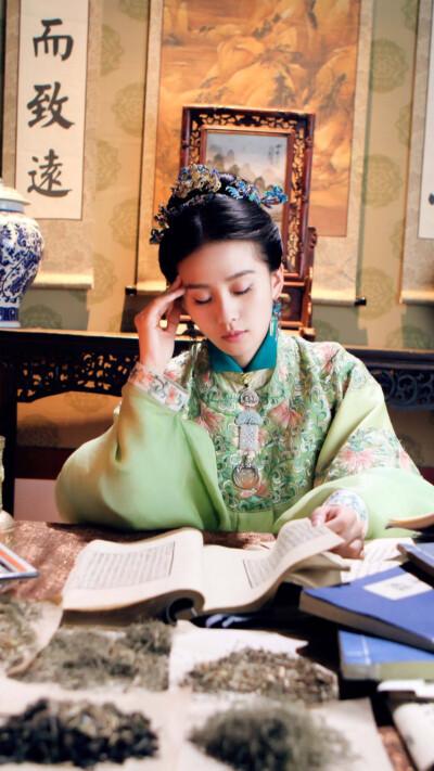 点赞  评论  -刘诗诗 女医明妃传- 0 157 梨花冕  发布到  汉服