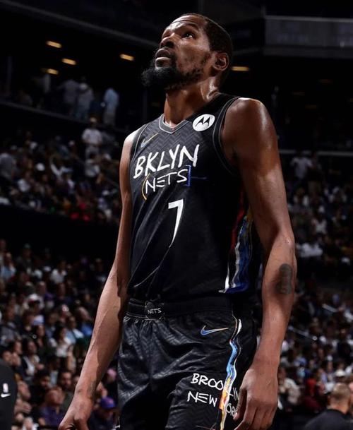 苏群却为杜兰特鸣不平!