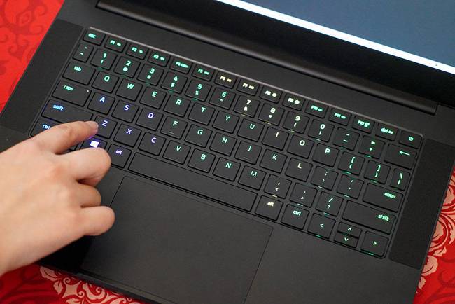 将5900hx和rtx3080塞进14寸笔记本中 雷蛇灵刃14锐龙版首发体验