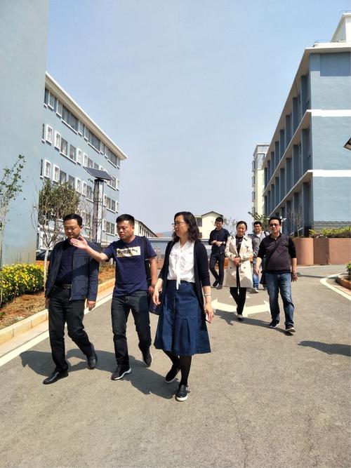 红塔区教体局局长王涛到李棋中学调研指导工作