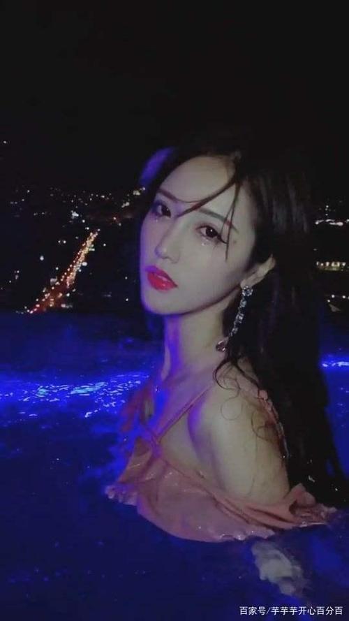 网红宸荨樱桃——还记得全网男生都设为屏保的泳池女神吗?
