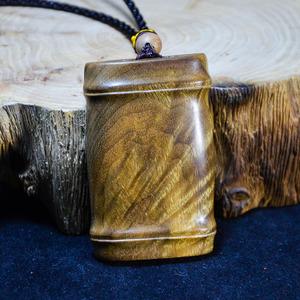 金丝楠木竹节手把件