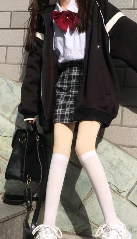 萌妹日常穿搭jk制服丝袜写真