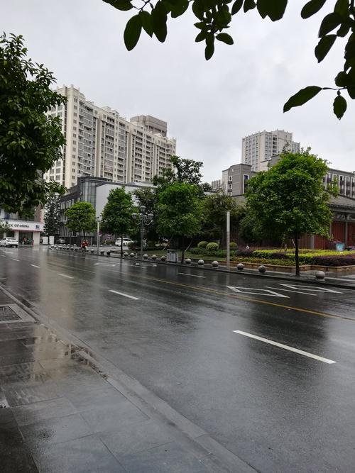 浙江省金华市东阳市吴宁街道步步高家教(西街)