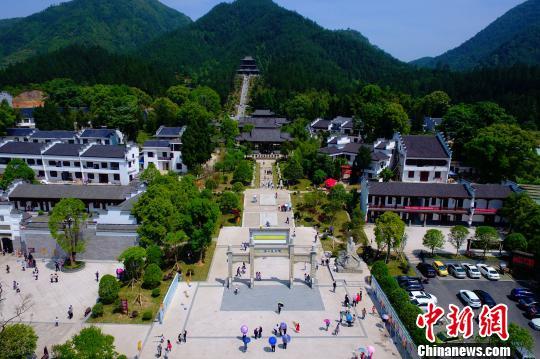 图为航拍下的"黄庭坚故里"江西省九江市修水县杭口镇双井村.