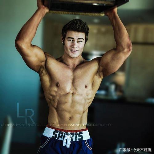 jeff seid用完美的腹肌在ins上疯狂圈粉390万