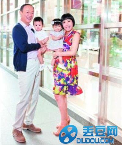 揭秘金士杰老婆和其恋情 女友曾为其跳海自杀