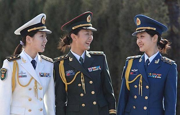 最后当然还是要晒我们自己国家的军装啦,中国人民解放军军服必须第一