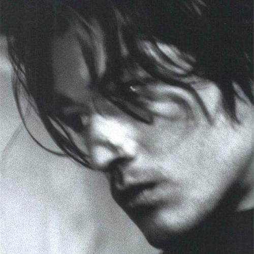 但是好像又不是有没有宝宝知道的 宝宝们!我找到了!是金城武!