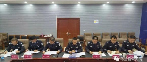 疫情在前巡警不退