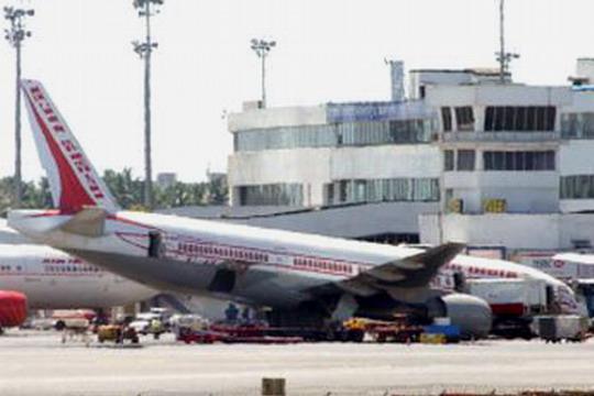 租赁的vt-aik号波音777-222er型客机,上周五(16日)在印度孟买贾特拉