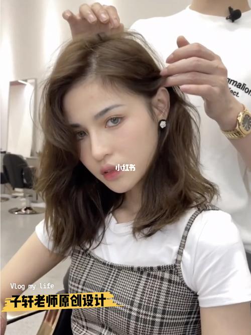 齐肩法式烫发～甜美又气质中短发尴尬期必备_发型_法式烫发_中短发